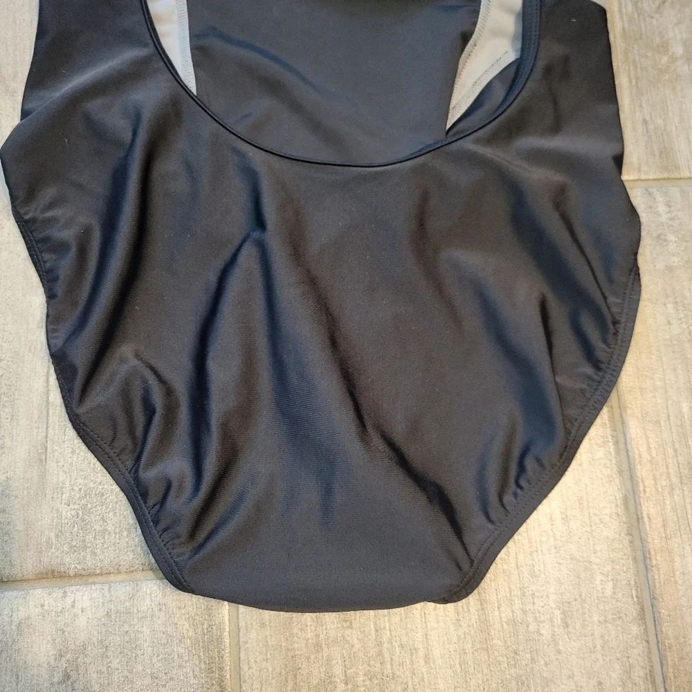 Athleta High Dive One Piece Black and Gray Women Swimsuit Size Small New